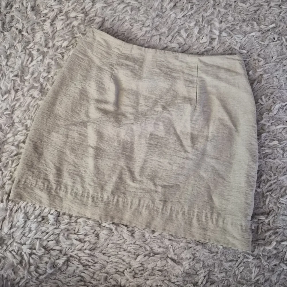 H&M Beige Mini Skirt